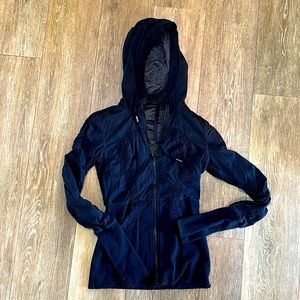 Authentic LULULEMON reversible jacket size 4